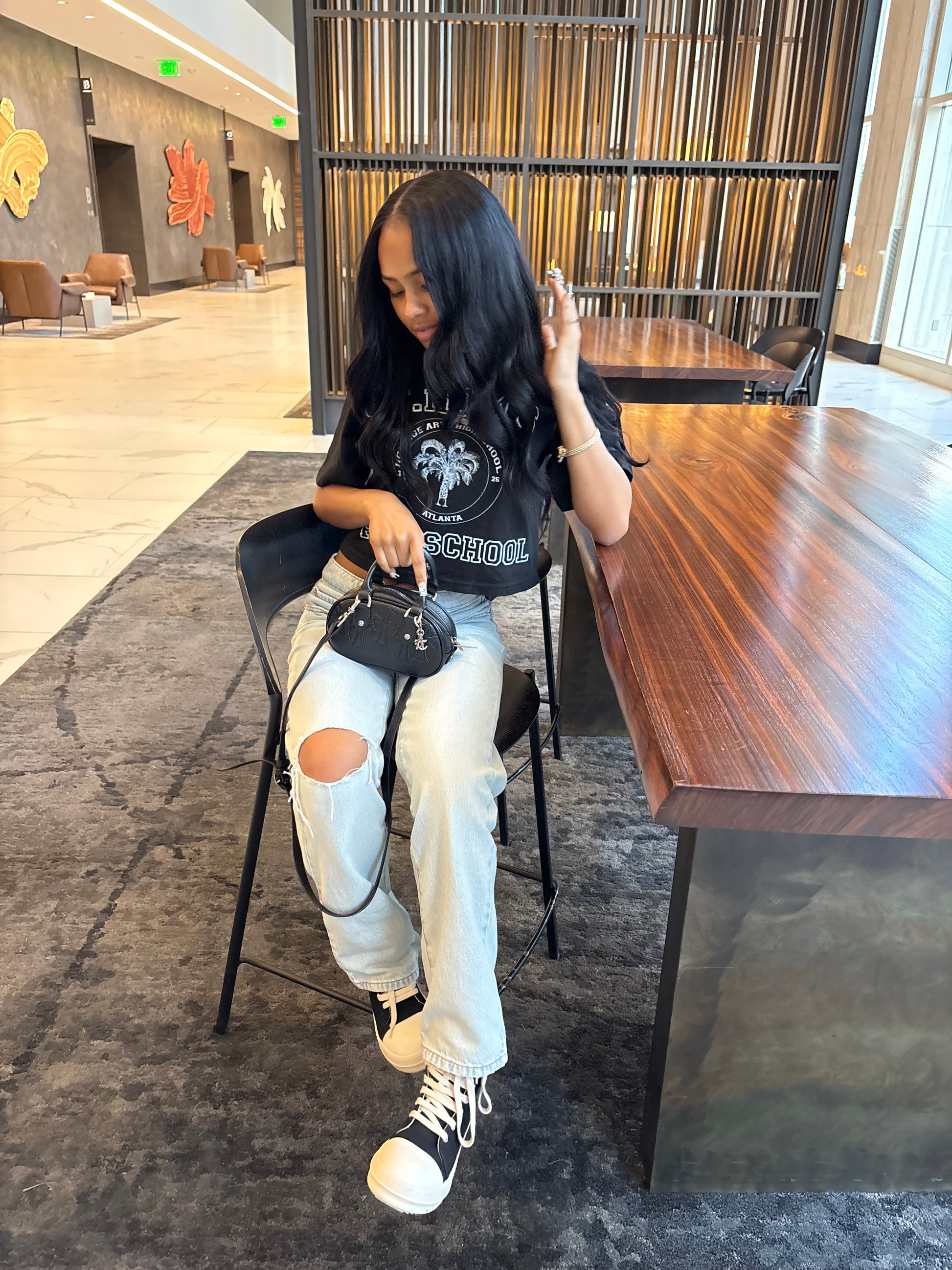 “SCHOOL OF ART” CROP TOP