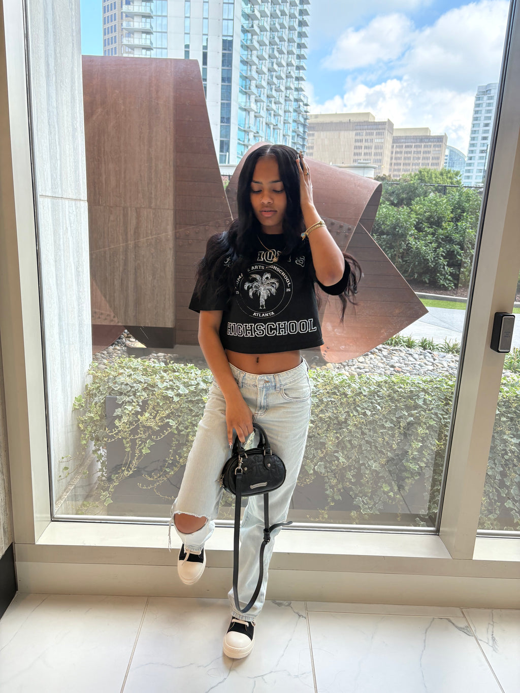 “SCHOOL OF ART” CROP TOP